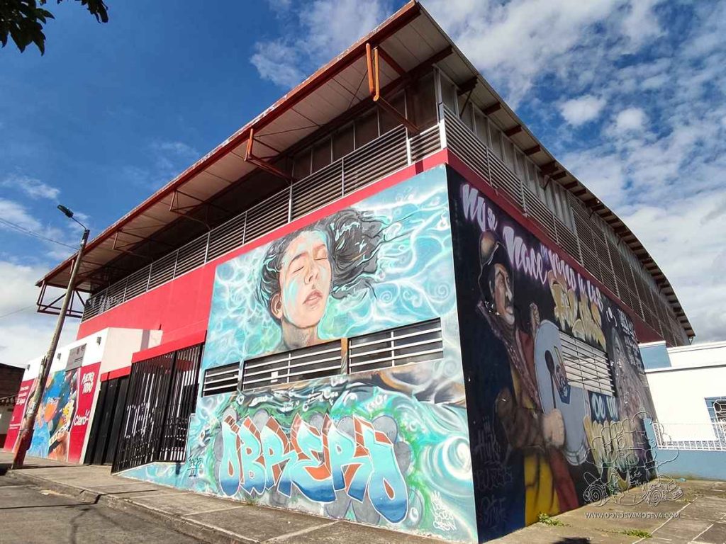 El Barrrio Obrero, cuna de artesanos, artistas y reivindicaciones pintadas en sus muros