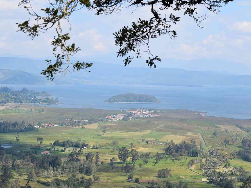 Laguna guamues o La Cocha a pocos kilómetros de la ciudad