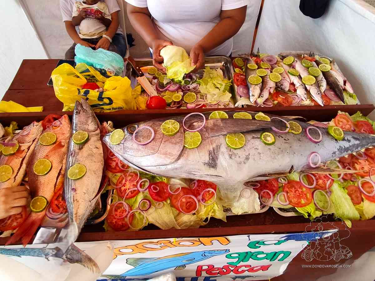 Feria gastronómica de pescadores artesanales en Tumaco